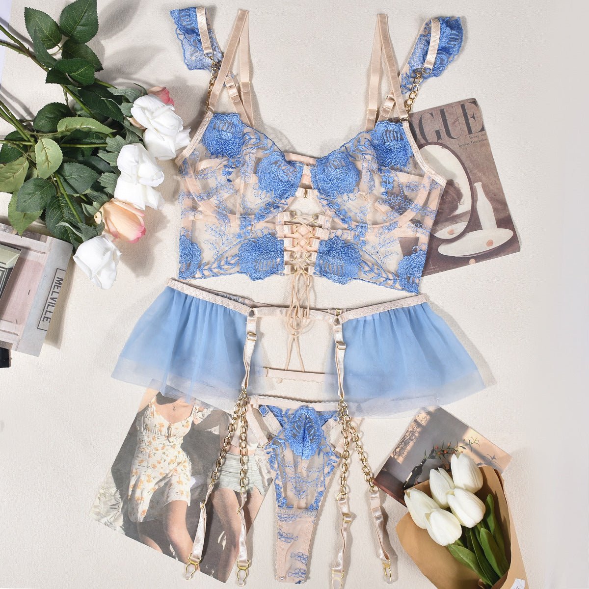 Love Me Collision Color Mesh Embroidery Bra Interwoven Three-piece Set - lovemesexlingerie set