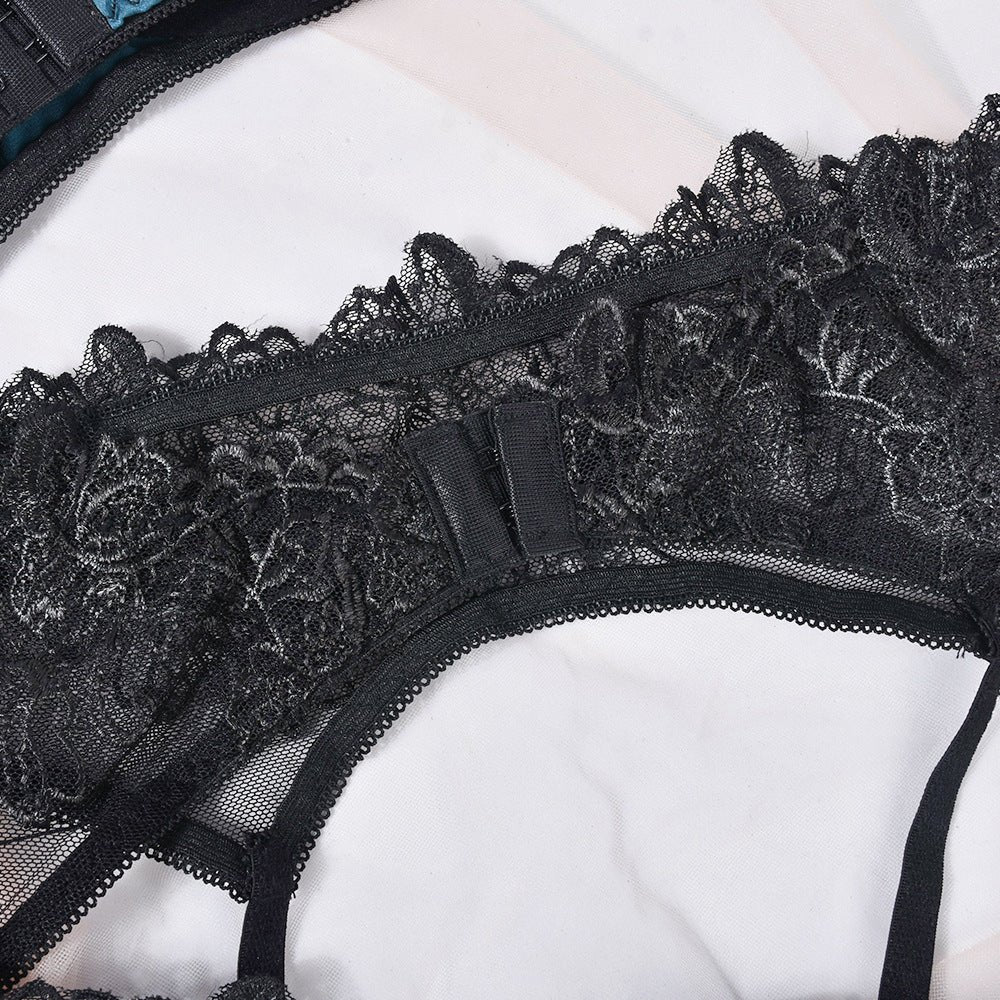 Love Me Lace Steel Bracket Collision Color Three Pieces - lovemesexlingerie set