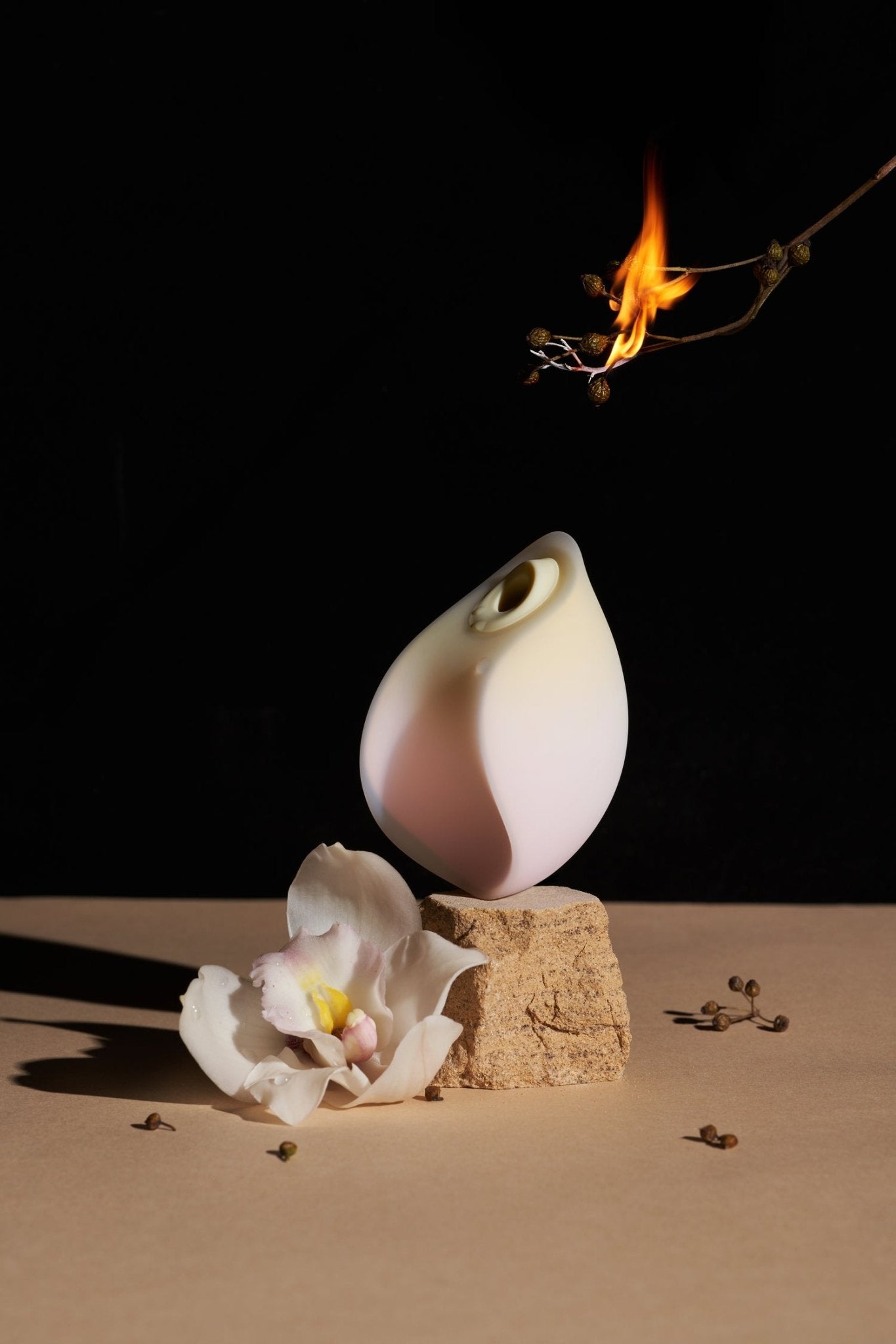 Flower Over the Moon Sucking Vibrator - lovemesex Flower Over the Moon Sucking Vibrator - lovemesex