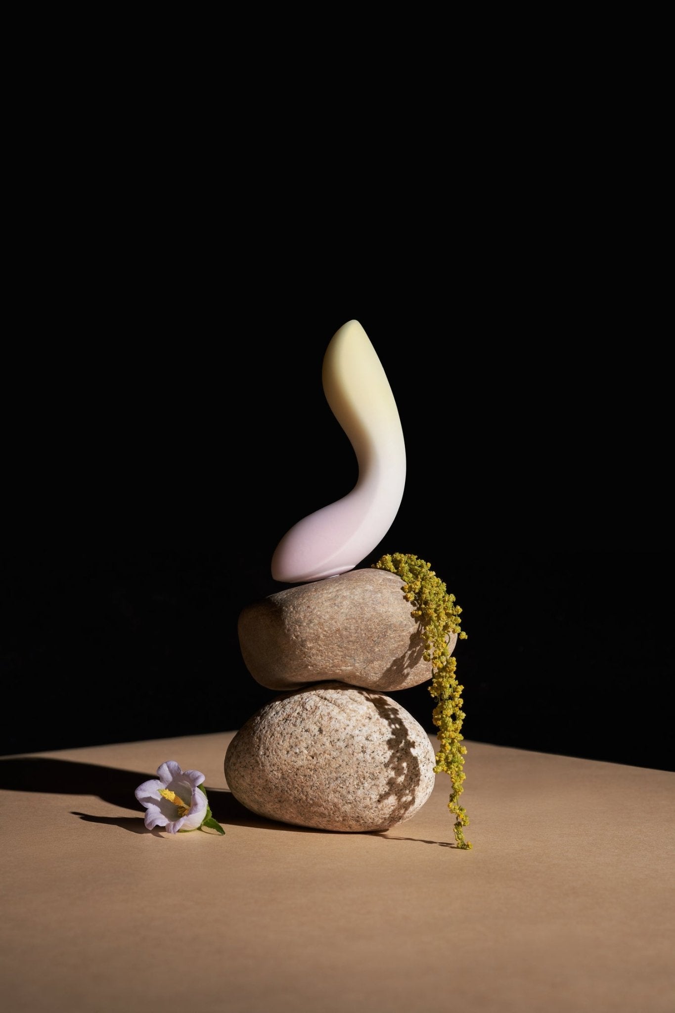 Flower Over the Moon Sucking Vibrator - lovemesex Flower Over the Moon Sucking Vibrator - lovemesex