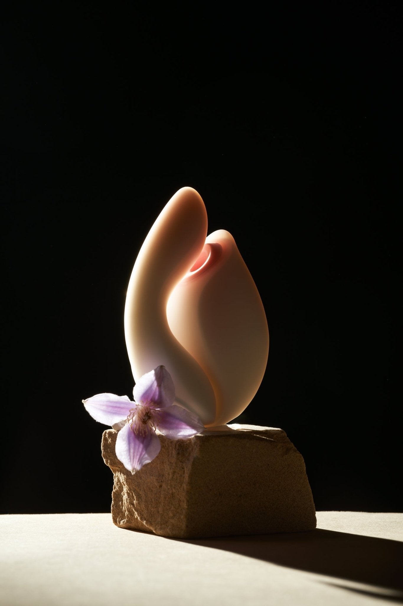 Flower Over the Moon Sucking Vibrator - lovemesex Flower Over the Moon Sucking Vibrator - lovemesex